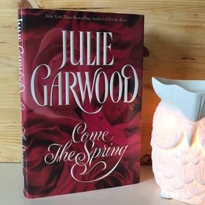 Come The Spring by Julie Garwood 📚